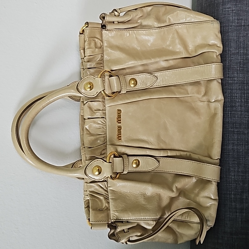 Miu Miu Vitello Lux Bauletto In Quarzo - image 1